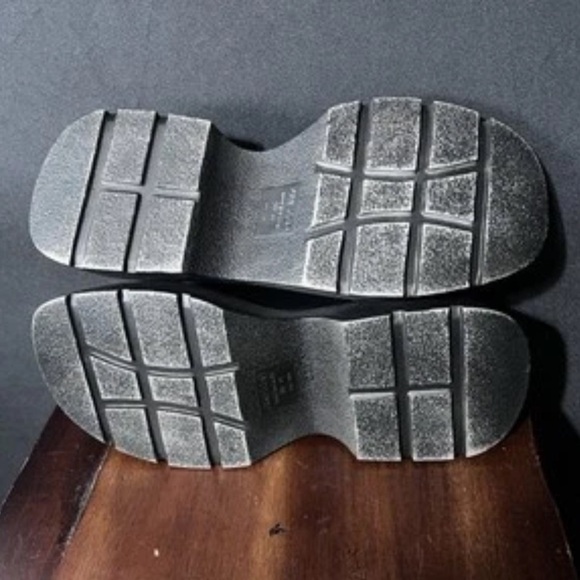 Arezzo Black Leather Mary Jane Women's Chunky Lug Sole Shoes Size 39 Worn Once!! - Picture 6 of 8